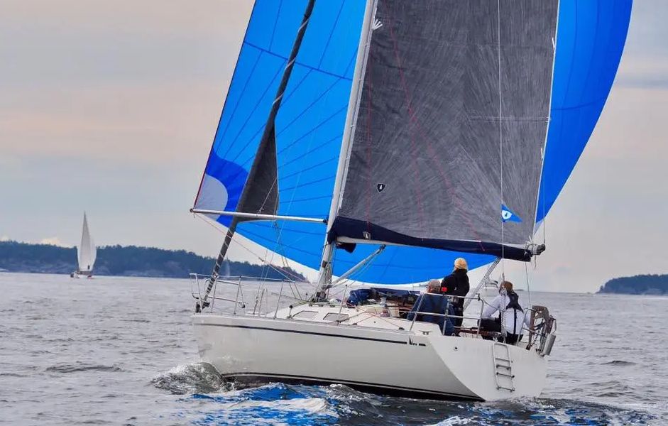 Spinnaker  undanvindsseglet som gör farten levande