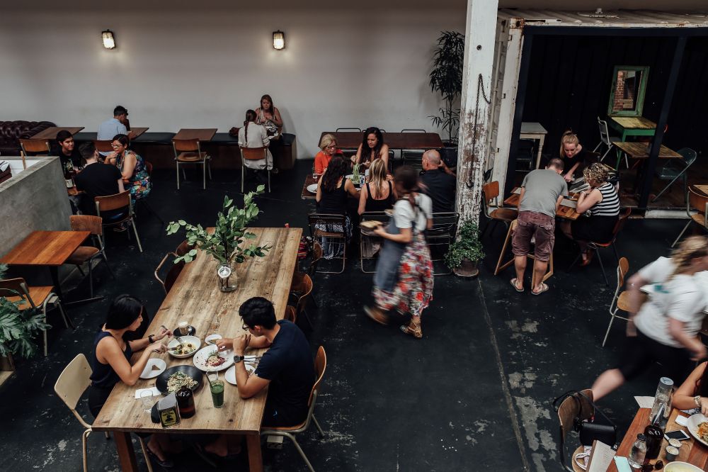 Restaurang för stora sällskap i Stockholm – så hittar du rätt plats för nästa sammankomst